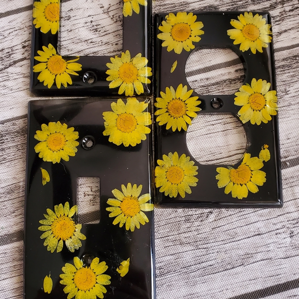 Sunflower style switch plate/outlet covers